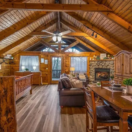 Log Cabin, Hot Tub, Fireplace, Pool Table & Views! Sevierville Exterior photo