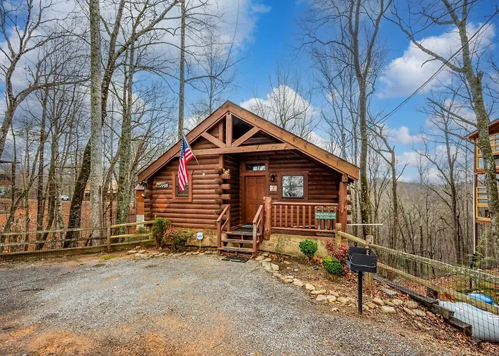 Log Cabin, Hot Tub, Fireplace, Pool Table & Views!